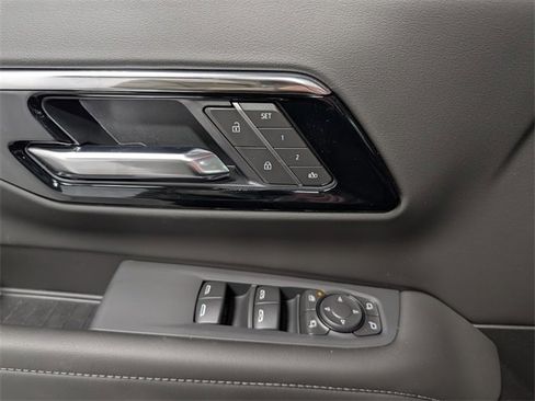 New 2026 Chevrolet Suburban Z71 image 19