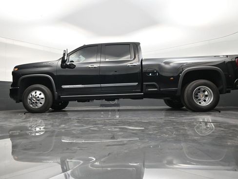 Used 2025 Chevrolet Silverado 3500 High Country w/ High Country Premium Package AWD/4WD image 21