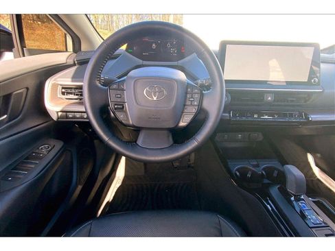 Used 2024 Toyota Prius XLE image 5