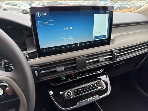 New 2026 Lincoln Corsair Premiere image 11