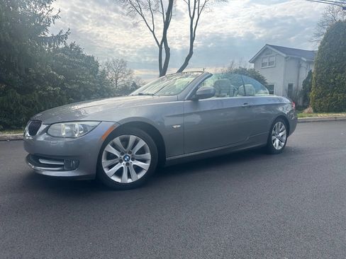 Used 2011 BMW 328i Convertible image 4