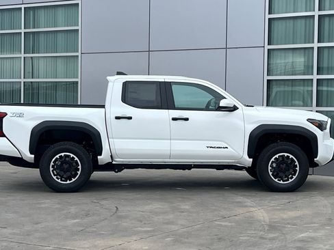 New 2026 Toyota Tacoma TRD Off-Road image 3