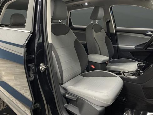 Used 2024 Volkswagen Taos SE w/ Panoramic Sunroof Package image 30