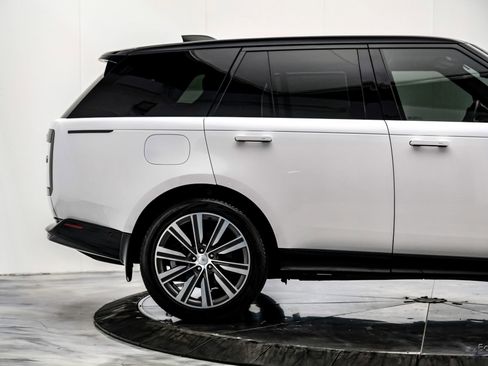 Used 2023 Land Rover Range Rover SE image 21