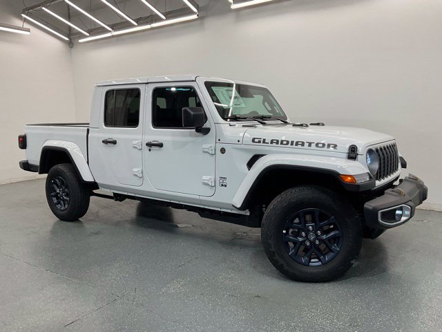 New 2026 Jeep Gladiator Mojave AWD/4WD image 2