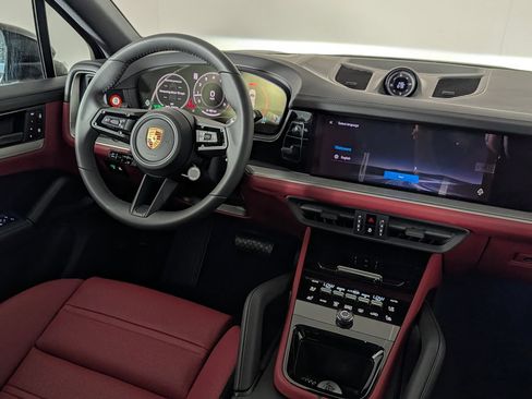 New 2026 Porsche Cayenne AWD/4WD image 22