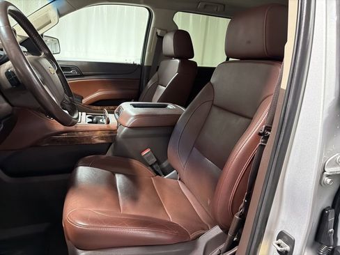Used 2019 Chevrolet Suburban Premier w/ RST 6.2L Performance Edition image 5