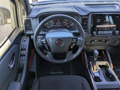 Used 2024 Nissan Frontier Pro-X image 15