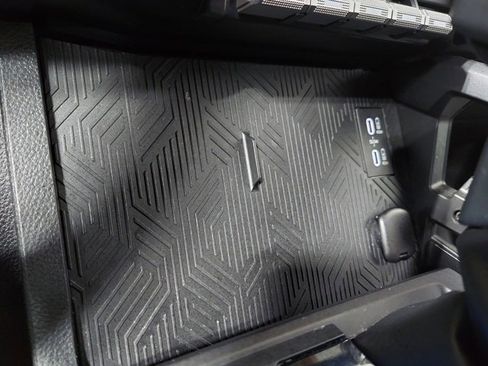 Used 2024 Toyota Tacoma SR image 23