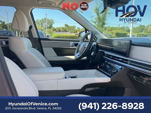 Used 2025 Hyundai Santa Fe Calligraphy FWD image 14