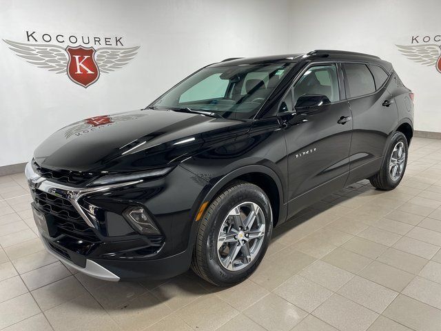 Used 2024 Chevrolet Blazer LT w/ Convenience Package AWD/4WD image 3