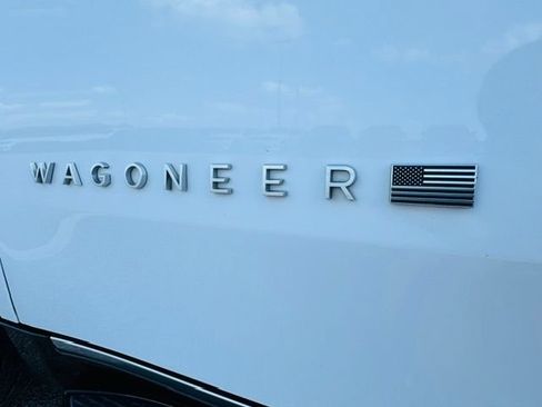 Used 2024 Jeep Wagoneer Series II AWD/4WD image 21