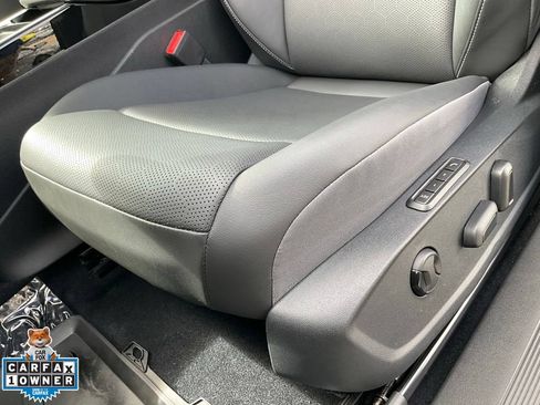 Used 2023 Volkswagen ID.4 Pro S AWD/4WD image 16