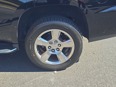 Used 2019 GMC Yukon SLT image 34