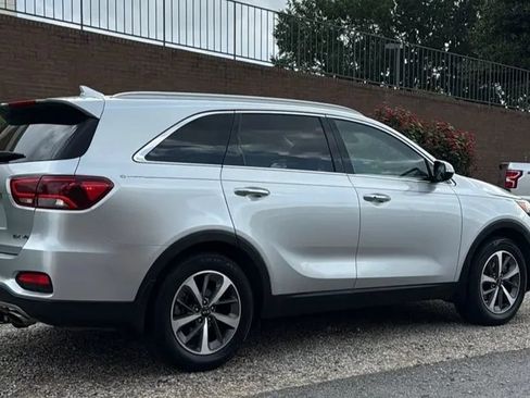 Used 2019 Kia Sorento EX FWD image 6
