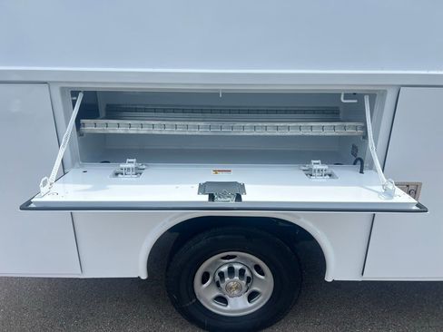 New 2025 Chevrolet Express 3500 w/ Power Convenience Package RWD image 28