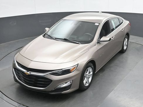 Used 2024 Chevrolet Malibu LT FWD image 35