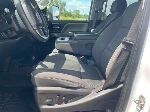 Used 2019 Chevrolet Silverado 2500 W/T w/ Snow Plow Prep Package AWD/4WD image 22
