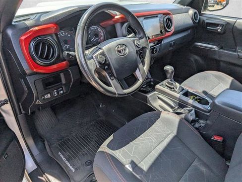 Used 2017 Toyota Tacoma TRD Sport RWD image 10
