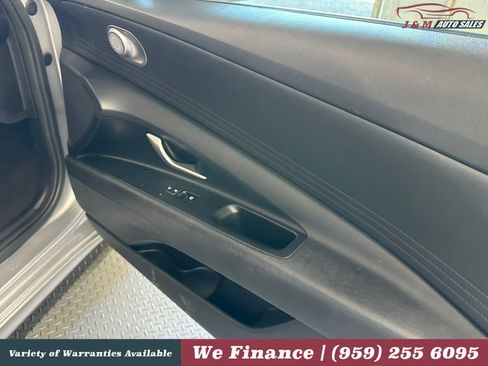 Used 2021 Hyundai Elantra SEL FWD image 17