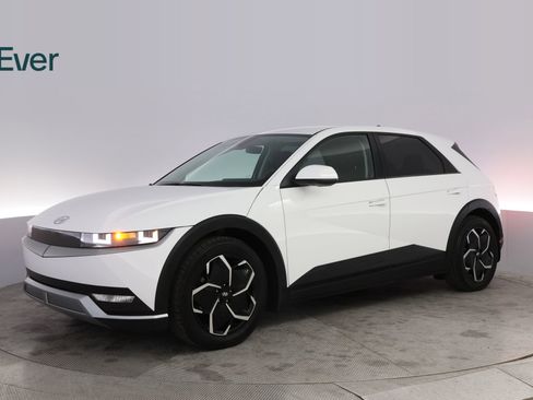 Used 2024 Hyundai Ioniq 5 SEL RWD image 18