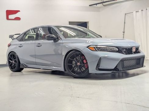 Used 2023 Honda Civic Type R image 2