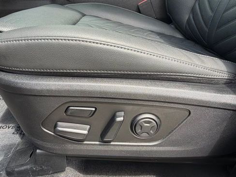 Used 2024 Kia Sorento SX Prestige image 13