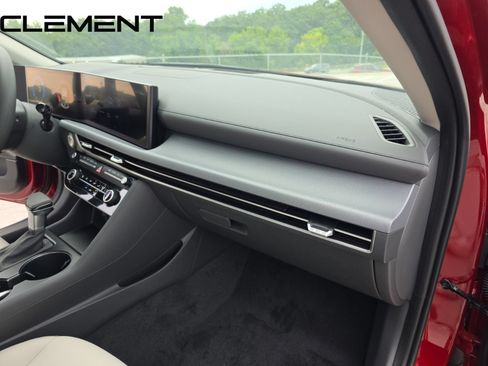 Certified 2025 Hyundai Sonata SE FWD image 35