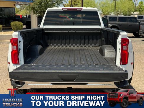 Used 2024 Chevrolet Silverado 3500 LT AWD/4WD image 8