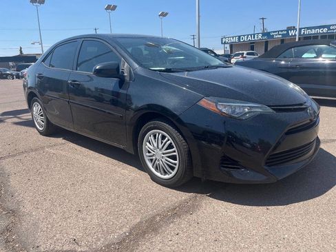 Used 2017 Toyota Corolla LE image 2