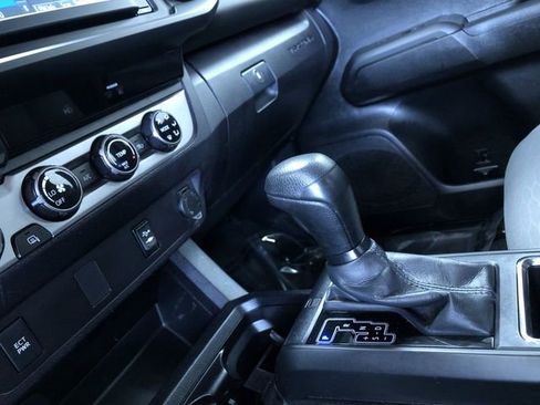 Certified 2017 Toyota Tacoma SR image 21