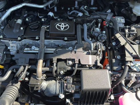 Used 2025 Toyota Corolla LE FWD image 30