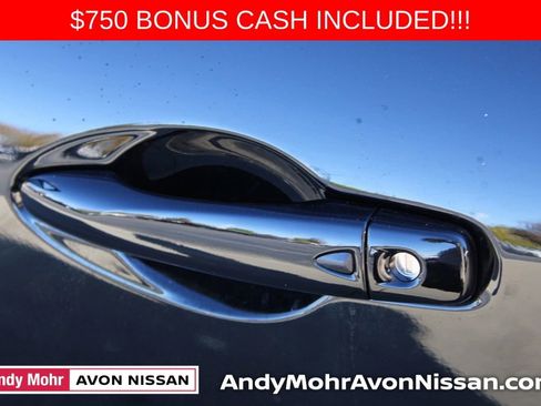 New 2025 Nissan Versa SR w/ Trunk Package image 7