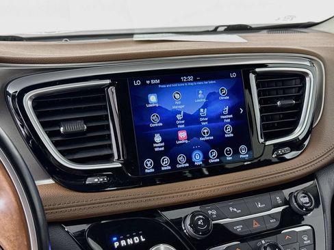 Used 2017 Chrysler Pacifica Limited FWD image 15