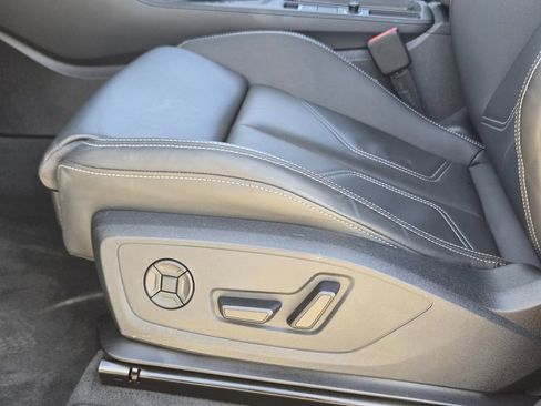 Certified 2025 Audi Q3 2.0T Premium w/ Convenience Package image 30