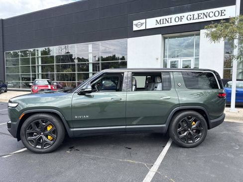 Used 2023 Rivian R1S Adventure AWD/4WD image 2