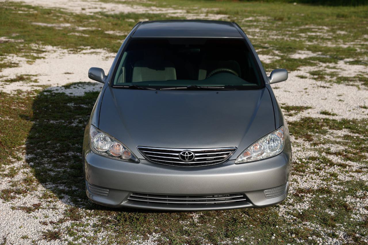 Used 2005 Toyota Camry LE FWD image 17