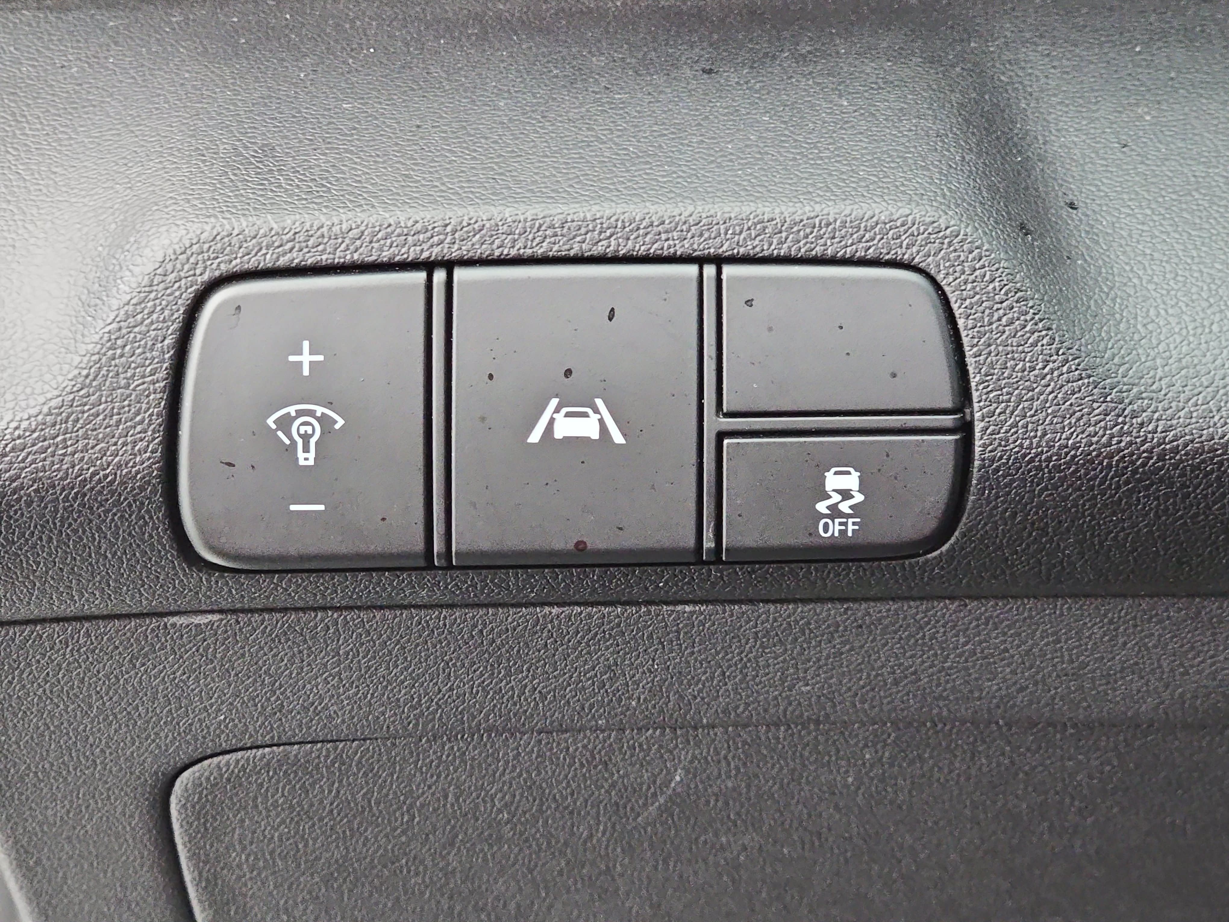 Used 2022 Hyundai Elantra SEL FWD image 24