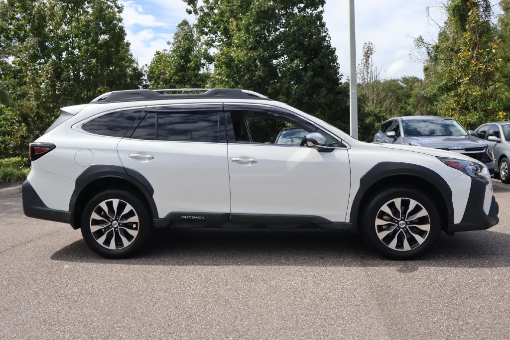 Used 2023 Subaru Outback Touring AWD/4WD image 11