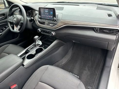 Used 2023 Nissan Altima 2.5 SV image 10