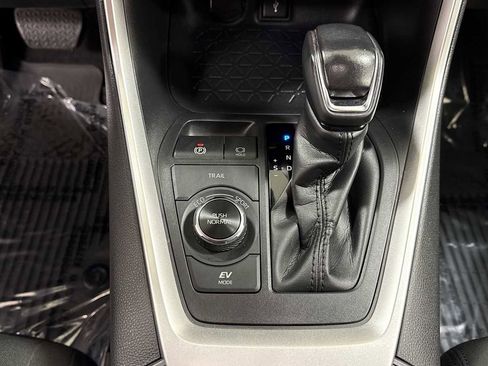 Certified 2022 Toyota RAV4 SE image 21
