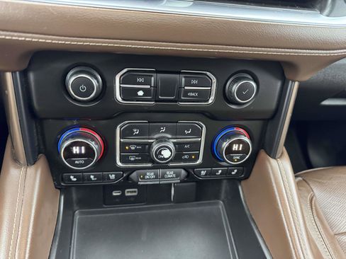 Used 2021 Chevrolet Tahoe High Country w/ Premium Package image 25