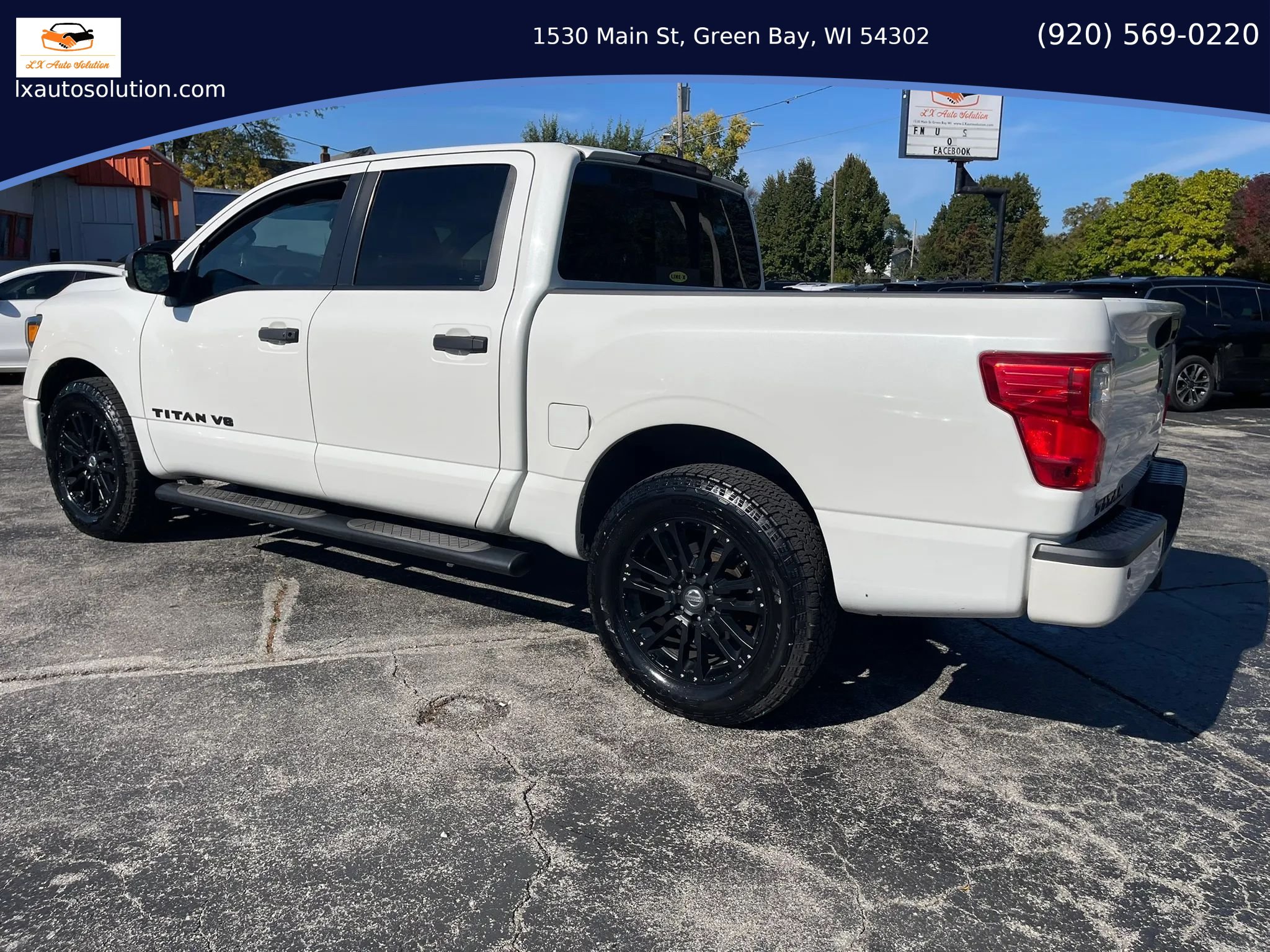 Used 2019 Nissan Titan SV w/ SV Convenience Package AWD/4WD image 7