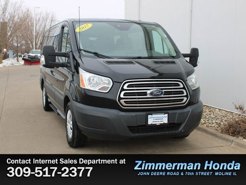 Used 2017 Ford Transit 150 XLT image 3