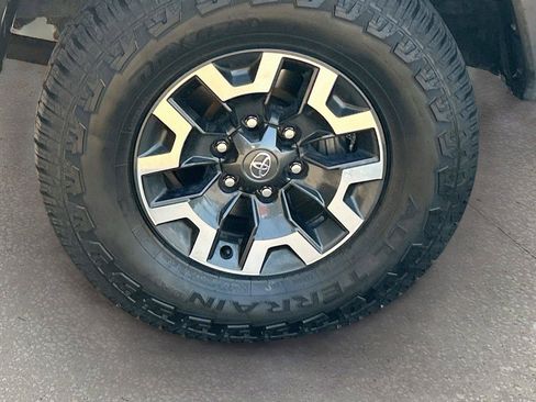 Used 2022 Toyota Tacoma TRD Off-Road RWD image 39