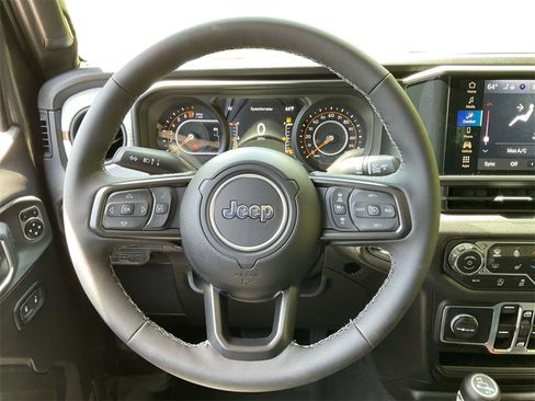 New 2025 Jeep Gladiator Sport image 17