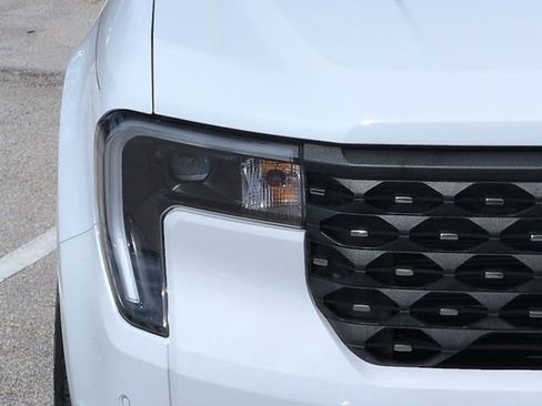 Certified 2025 Ford Maverick Lariat AWD/4WD image 10