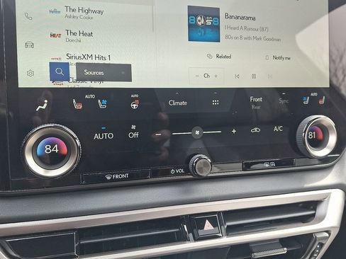 Used 2025 Lexus RX 350 Premium image 17