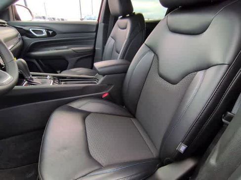 New 2026 Jeep Compass Latitude AWD/4WD image 17