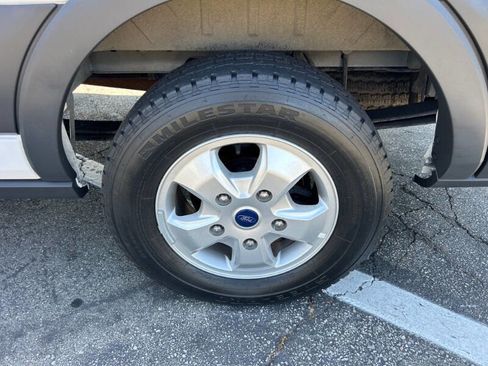Used 2017 Ford Transit 350 XLT image 24